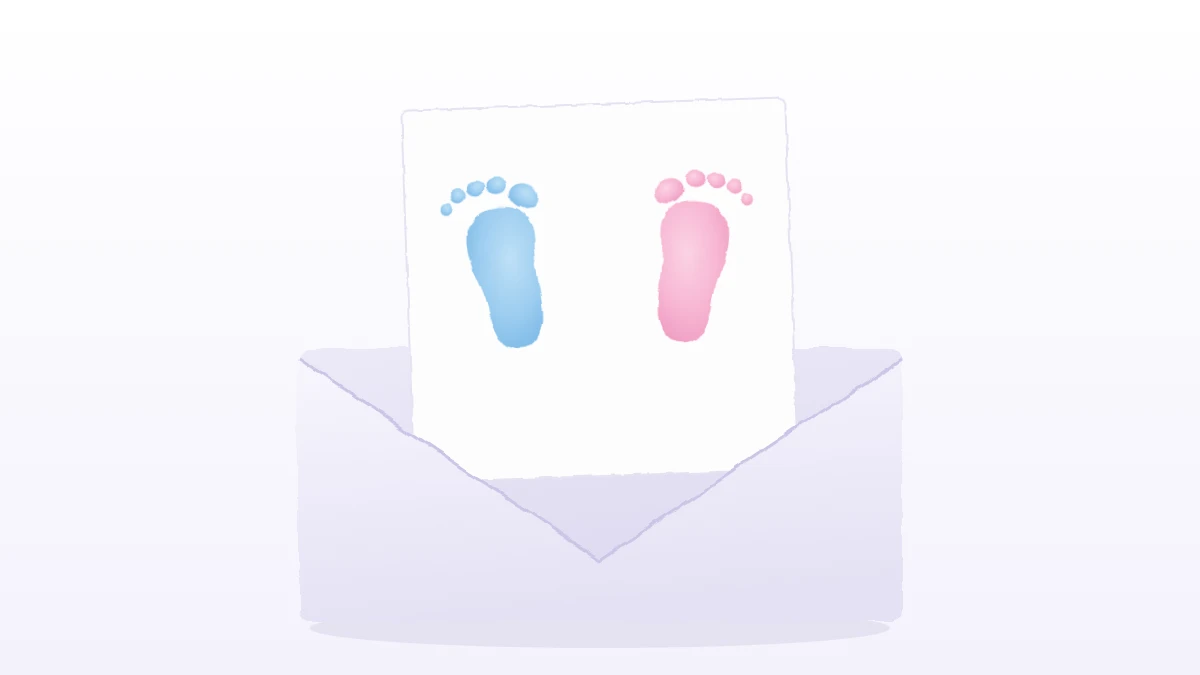 Une enveloppe ouverte d'où sort une carte portant deux empreintes de pied, une bleue et une rose